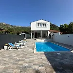 Sale Buna Villa
